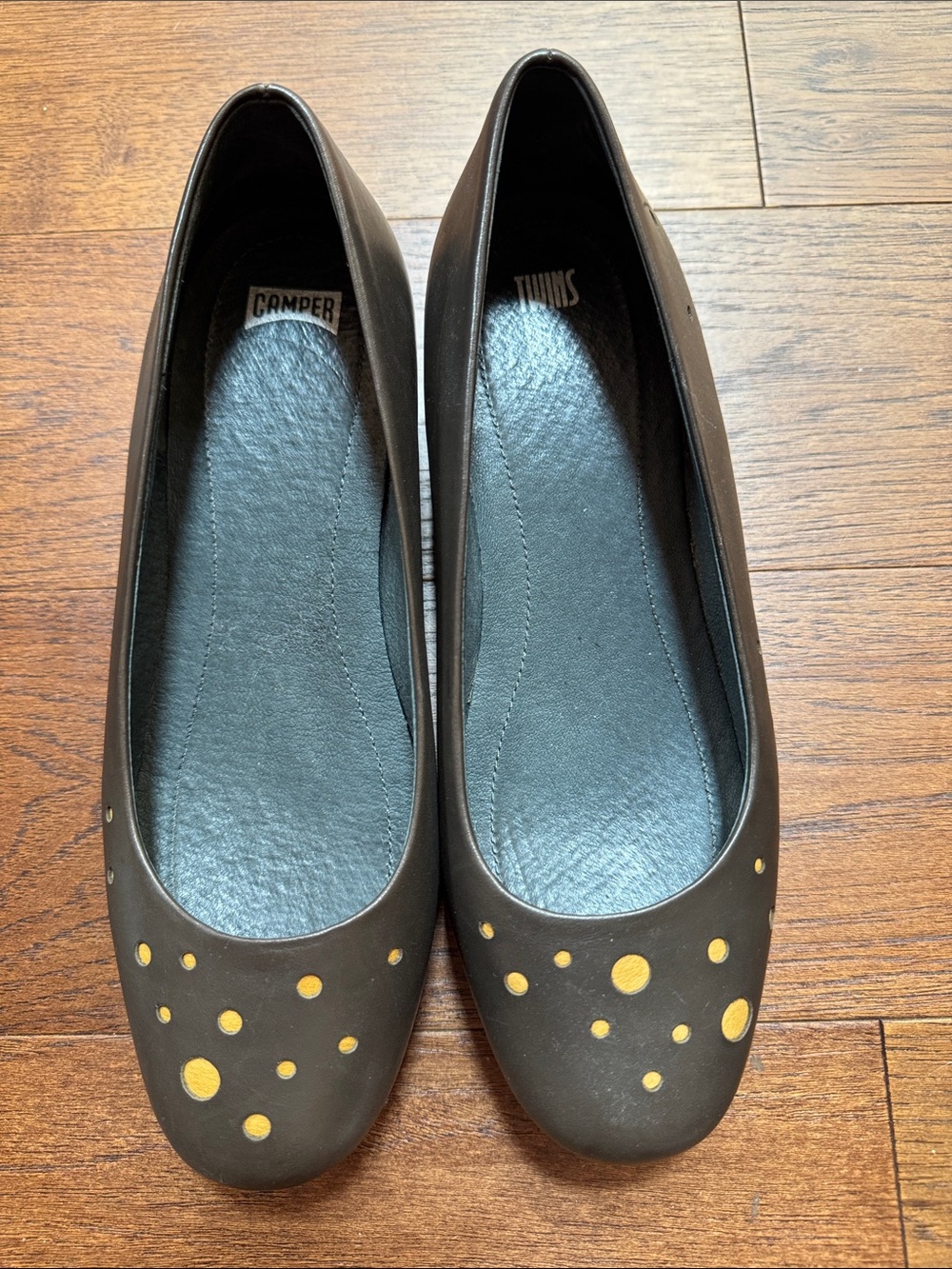Camper brown Twins pump with beige Dot Detail